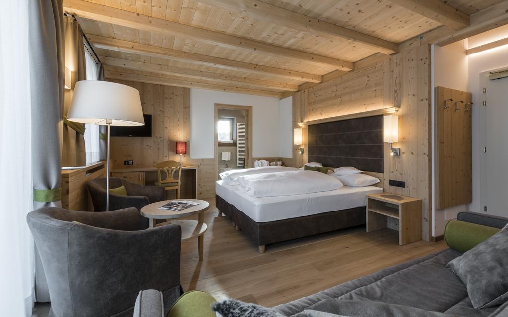 Hotel Villa Kastelruth Exteriör bild